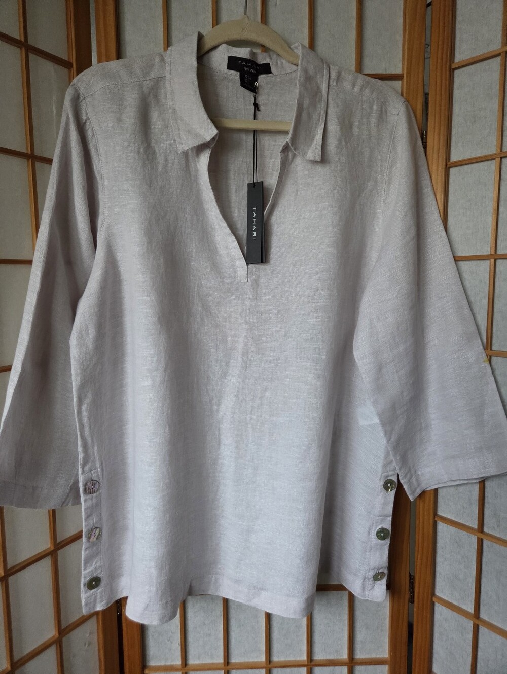 NWT WOMENS TAHARI BEIGE 100% LINEN 3/4 SLEEVE PULLOVER SIDE BUTTONS BLOUSE LARGE